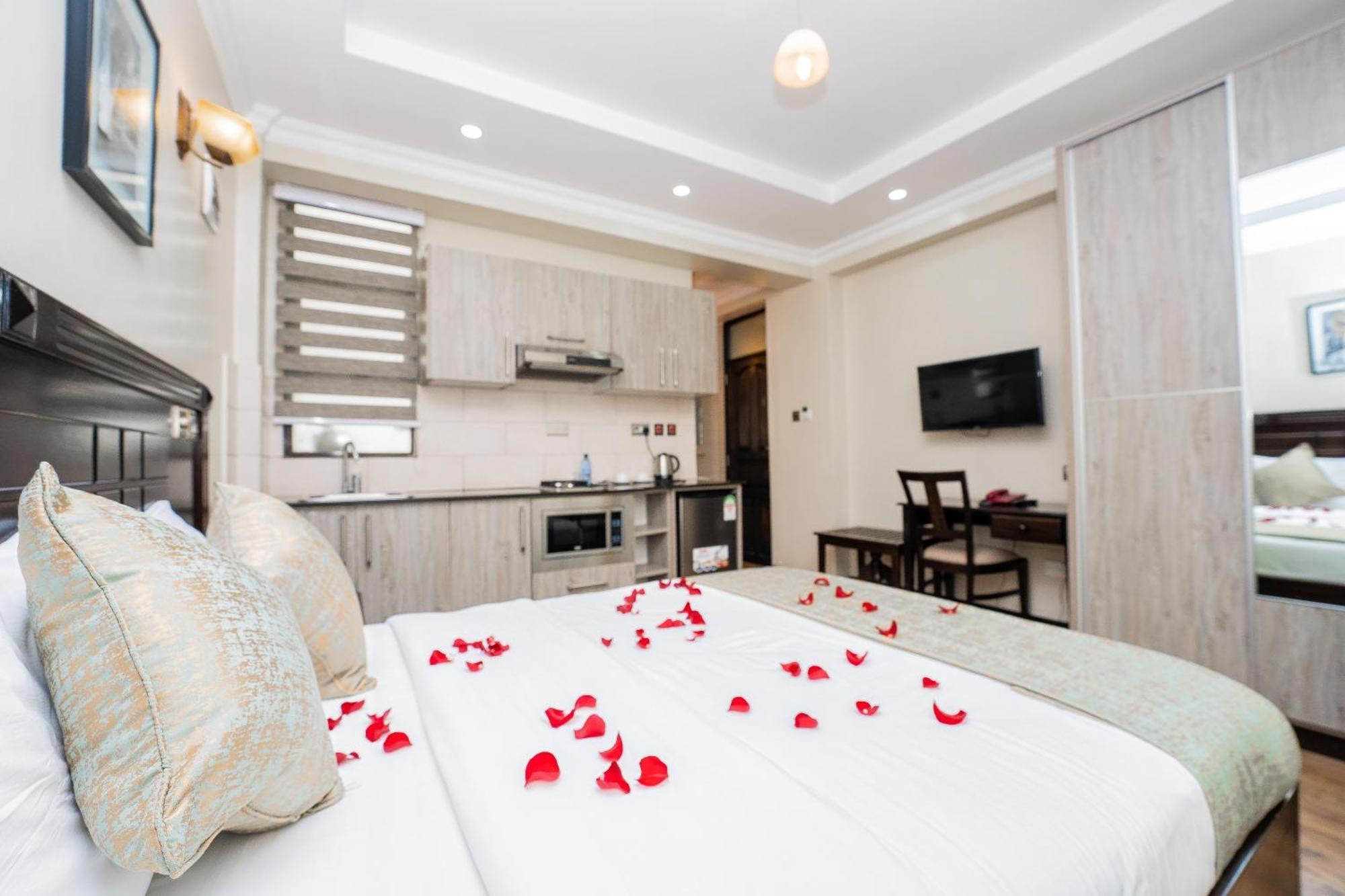 Hemak Suites Hotel Nairobi Exterior photo