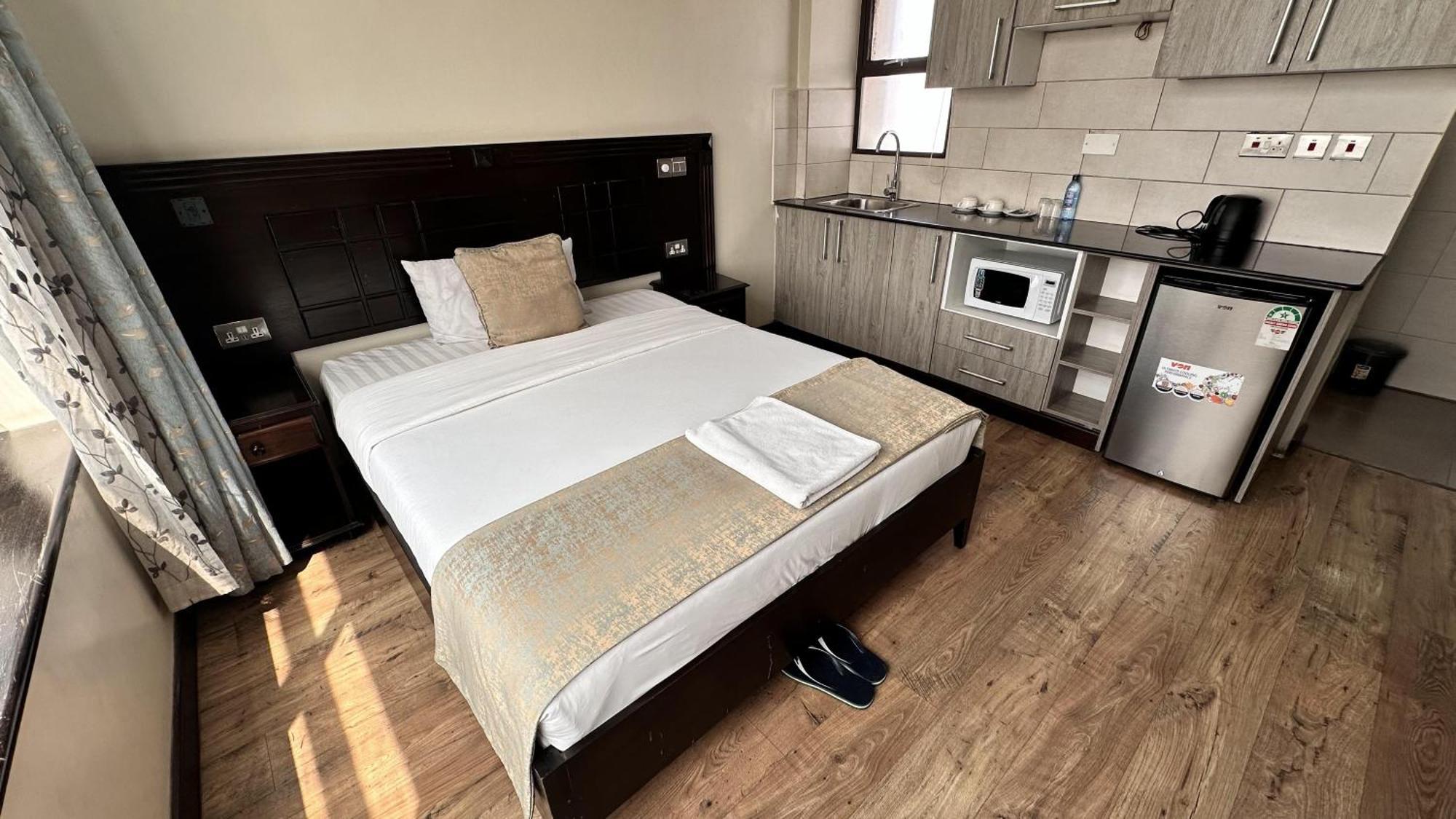 Hemak Suites Hotel Nairobi Exterior photo