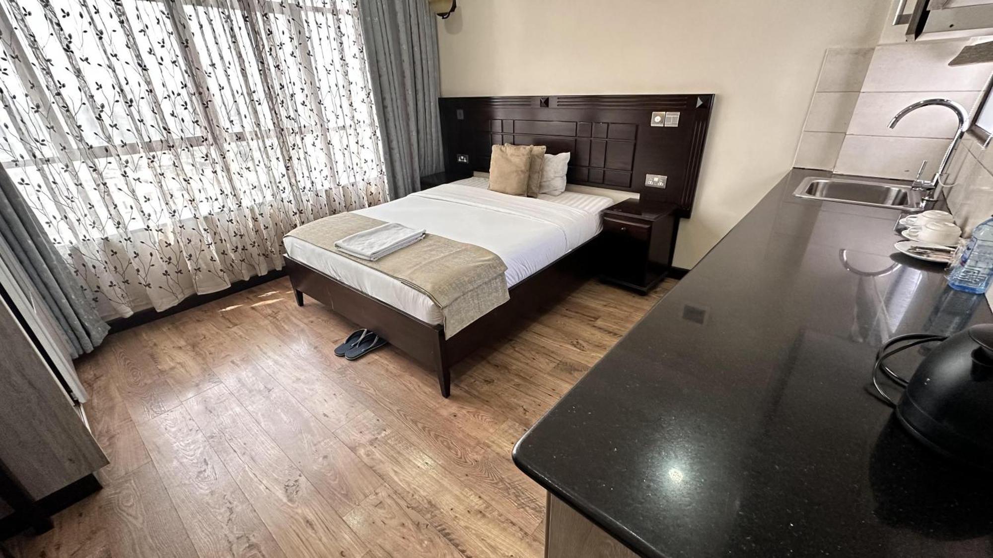 Hemak Suites Hotel Nairobi Exterior photo
