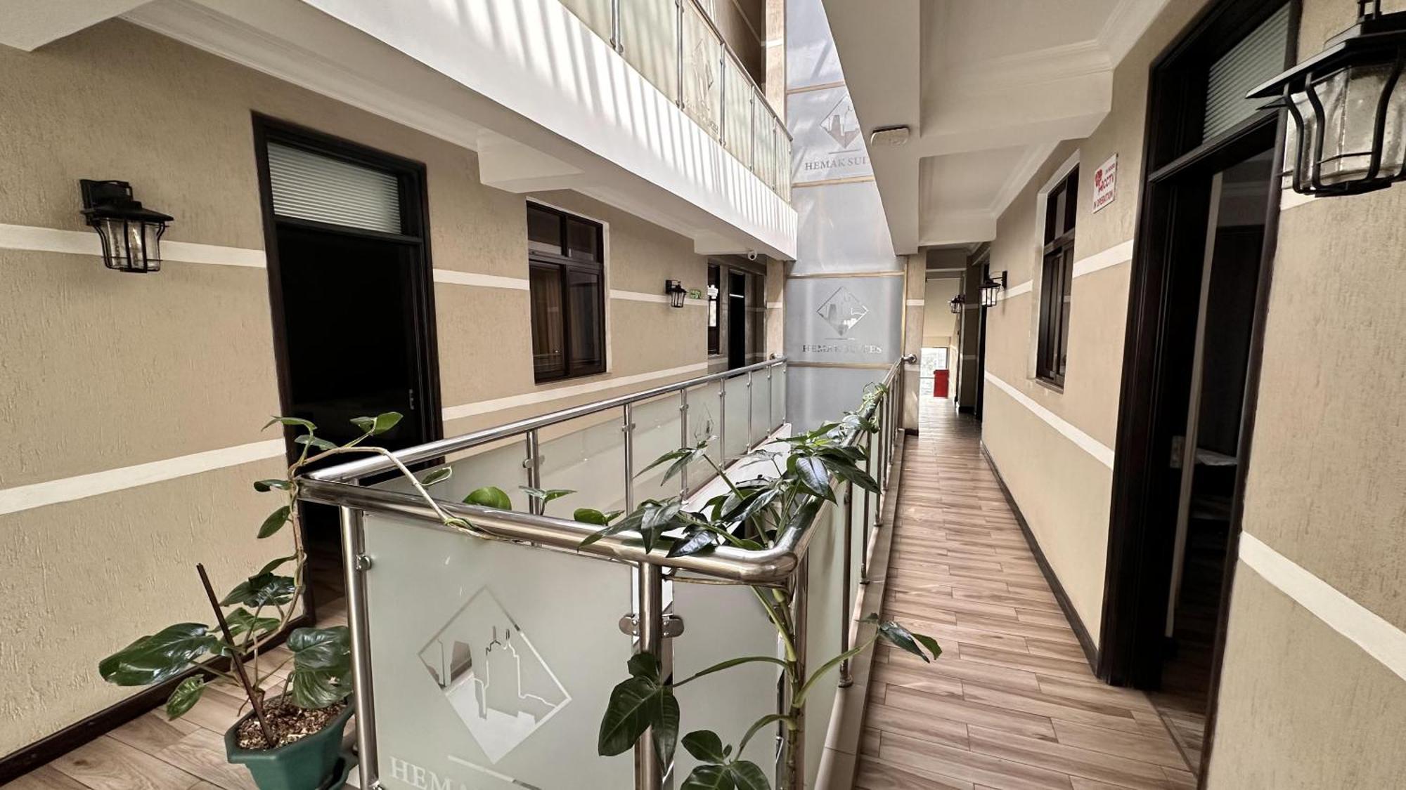 Hemak Suites Hotel Nairobi Exterior photo